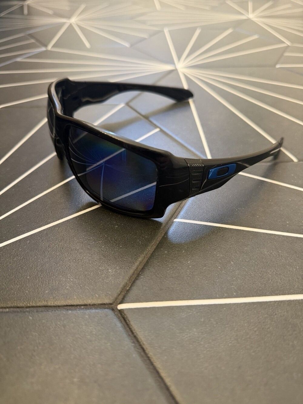 Rare Oakley Big Taco Polished Black Frame Blue Polarized Lens OO9173-06